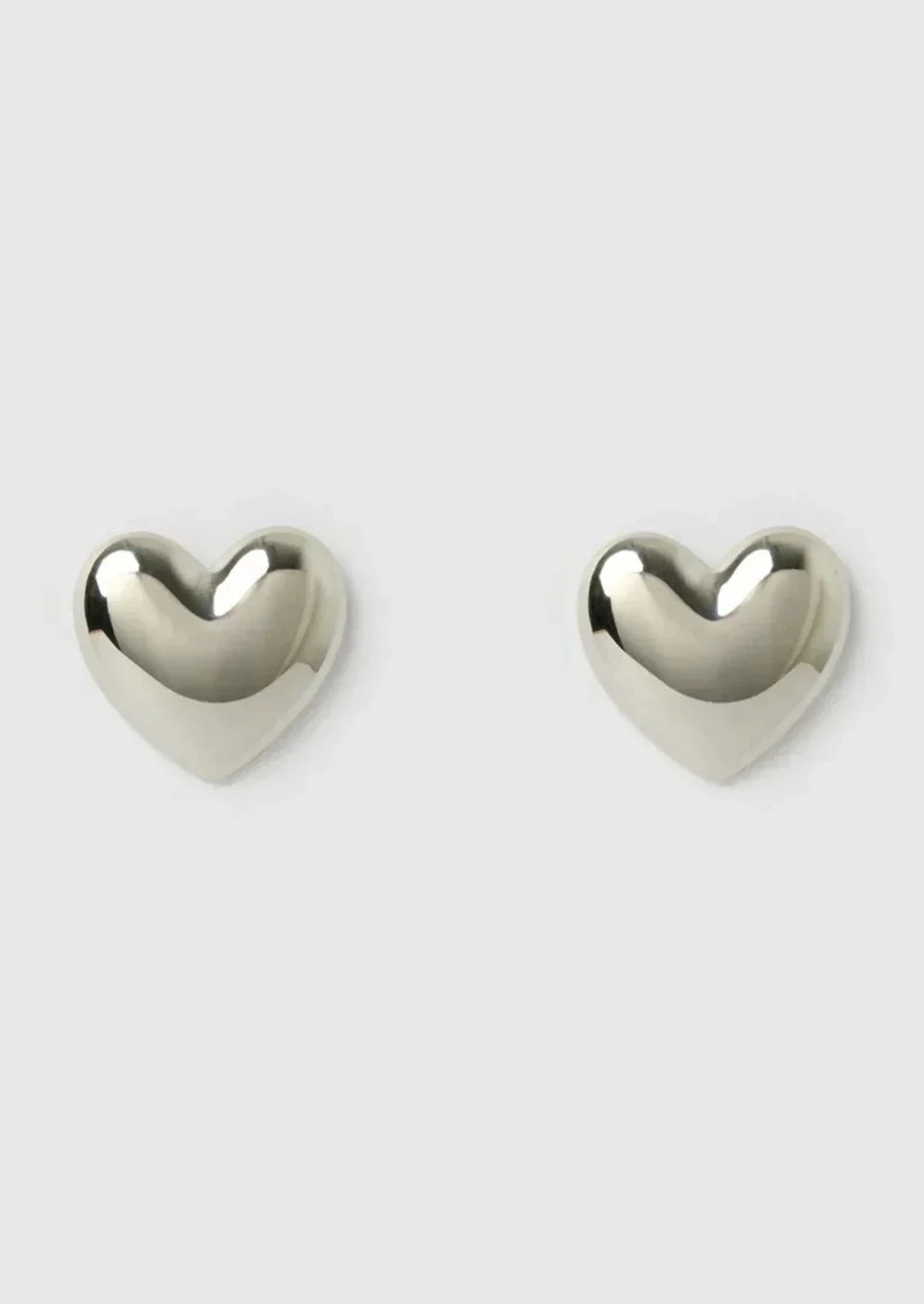 SIENNA | HEART-SHAPED STUDS