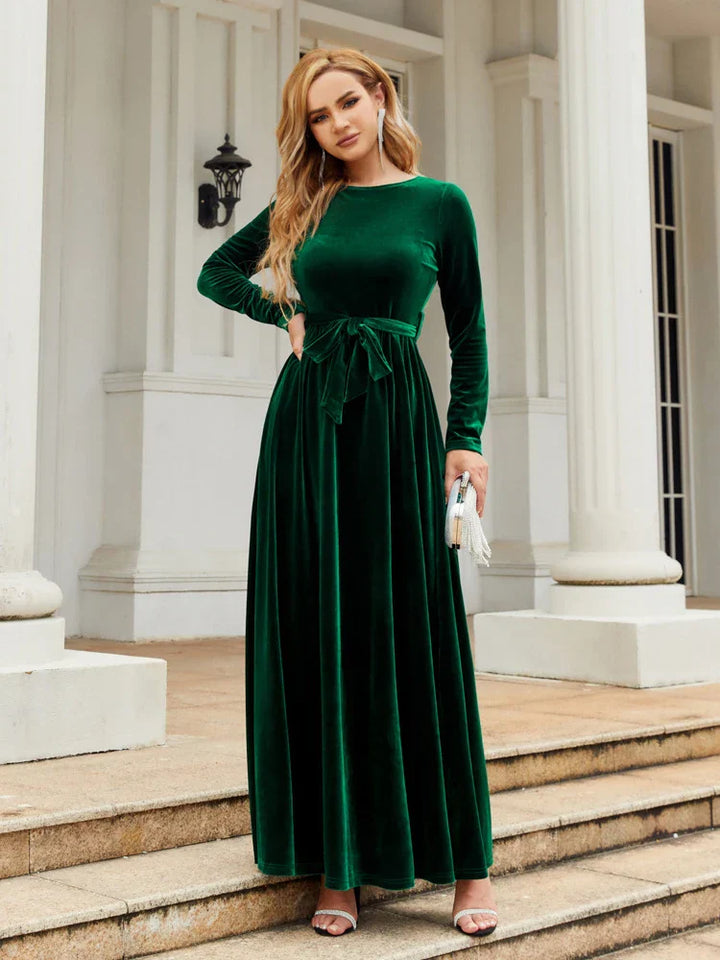 DAHLIA | LUXURIOUS VELVET GOWN