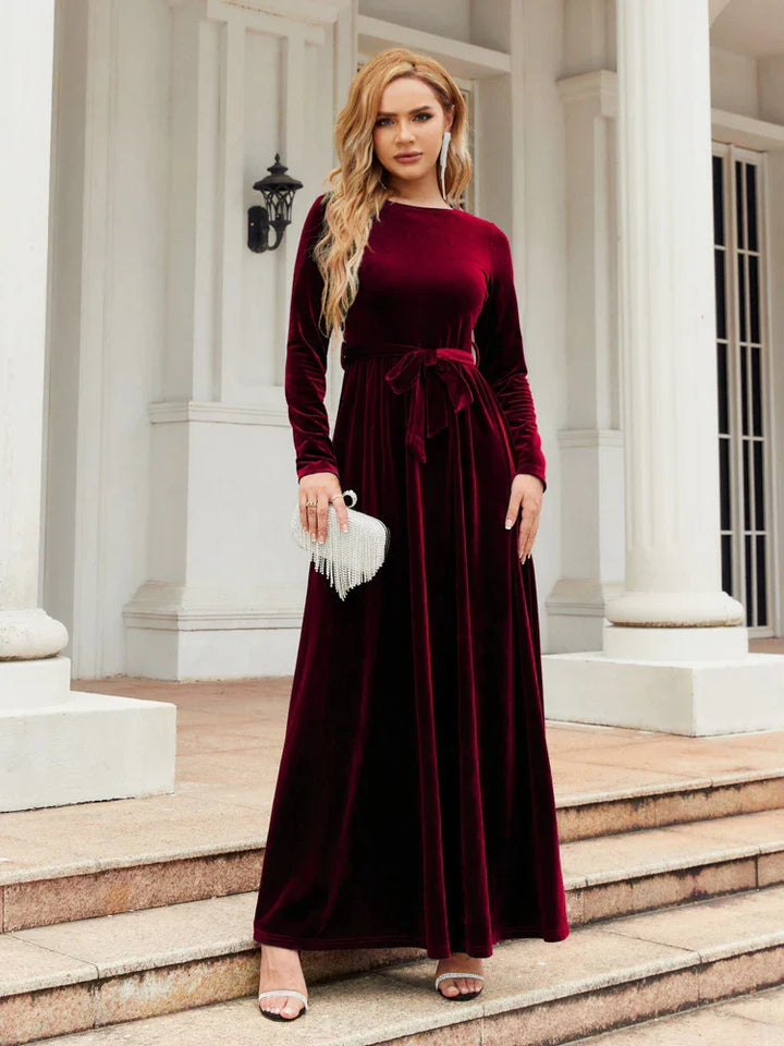 DAHLIA | LUXURIOUS VELVET GOWN