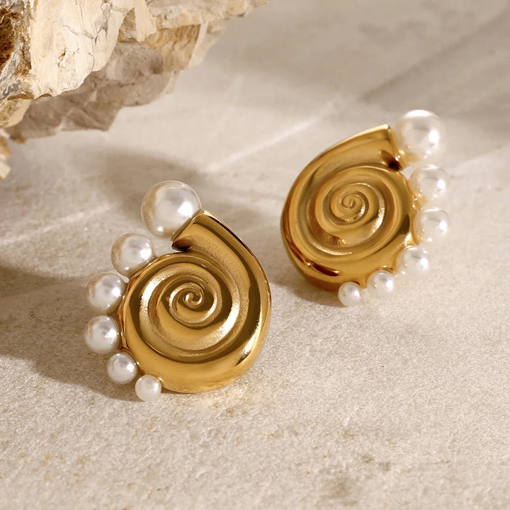 MALAYA | LUXURIOUS PEARL EARRINGS